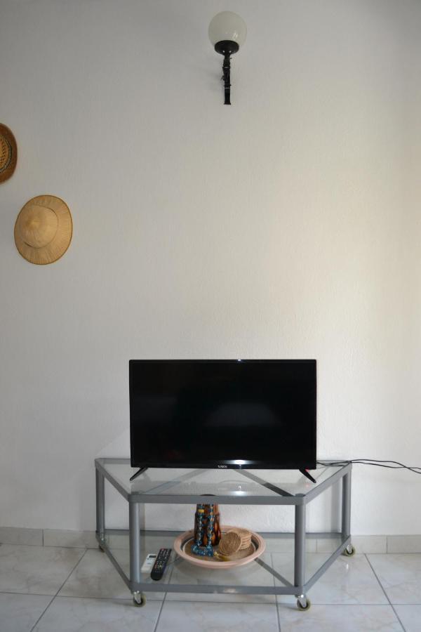 Evaliana Seaside Apartment ปาเลออน ซิฟลิคิออน ภายนอก รูปภาพ